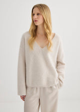 Brushed Cashmere V-Neck - Oyster
